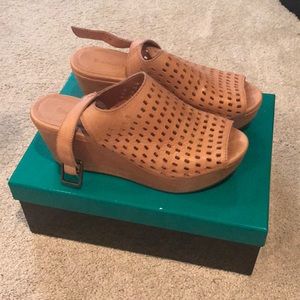 Chocolat Blu - Tan Leather Wally - Size 7 Wedge